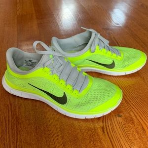 Nike Free Runs neon yellow